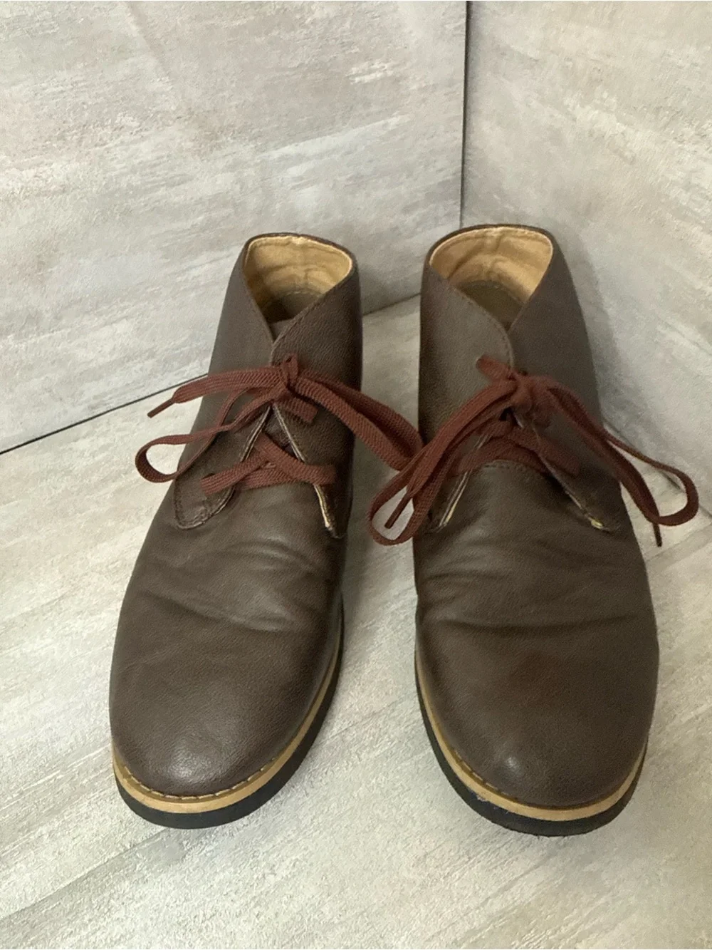 Perry Ellis leather chukka